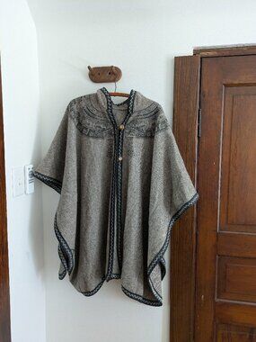 NB Wool Poncho